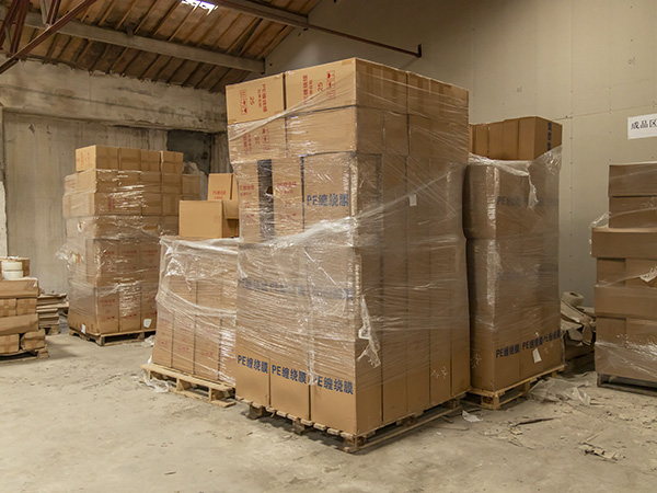 PE纏繞膜(mó)成品區